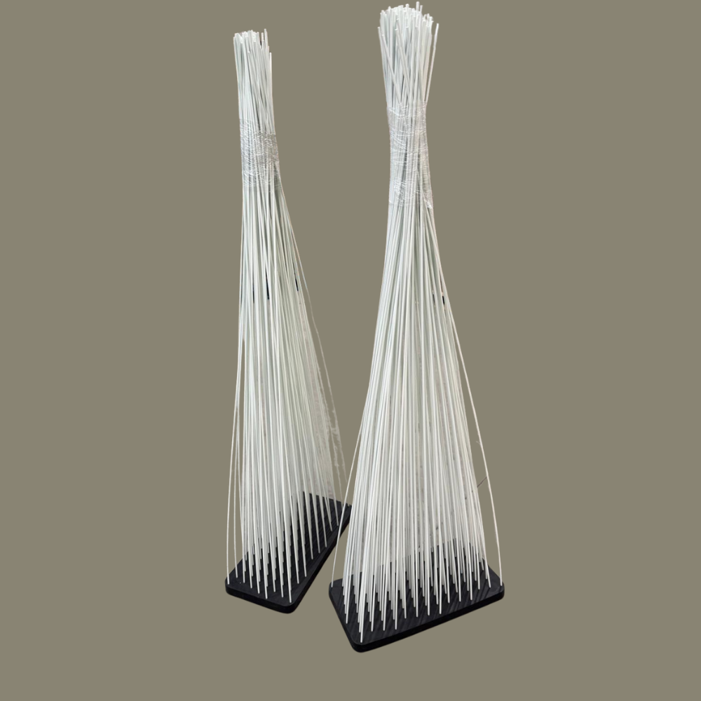 Extremis Sticks in white, two dividers with the rods gathered towards the top