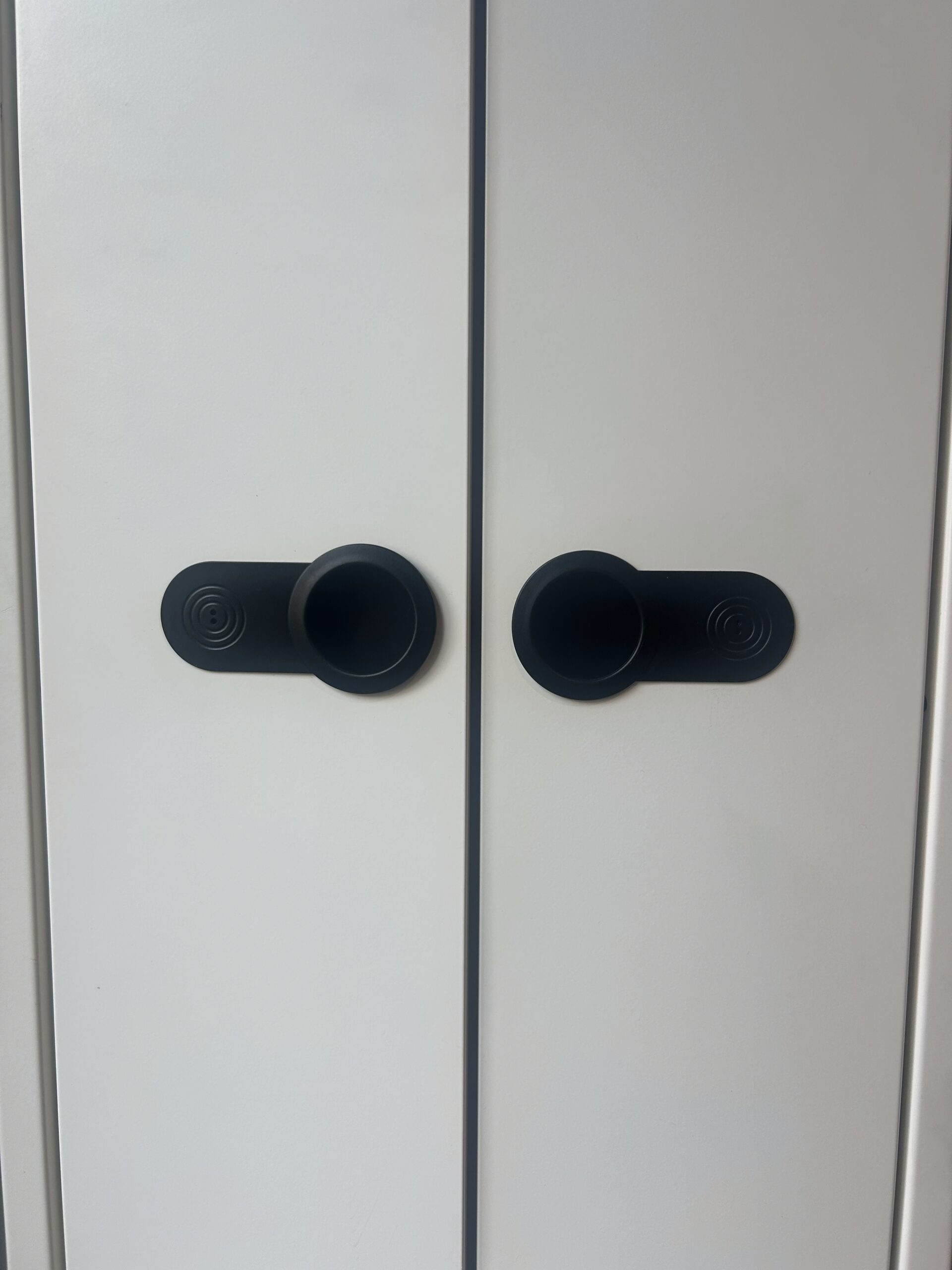 Lista Office LO Guard Locker close-up of two RFID card locks on white doors
